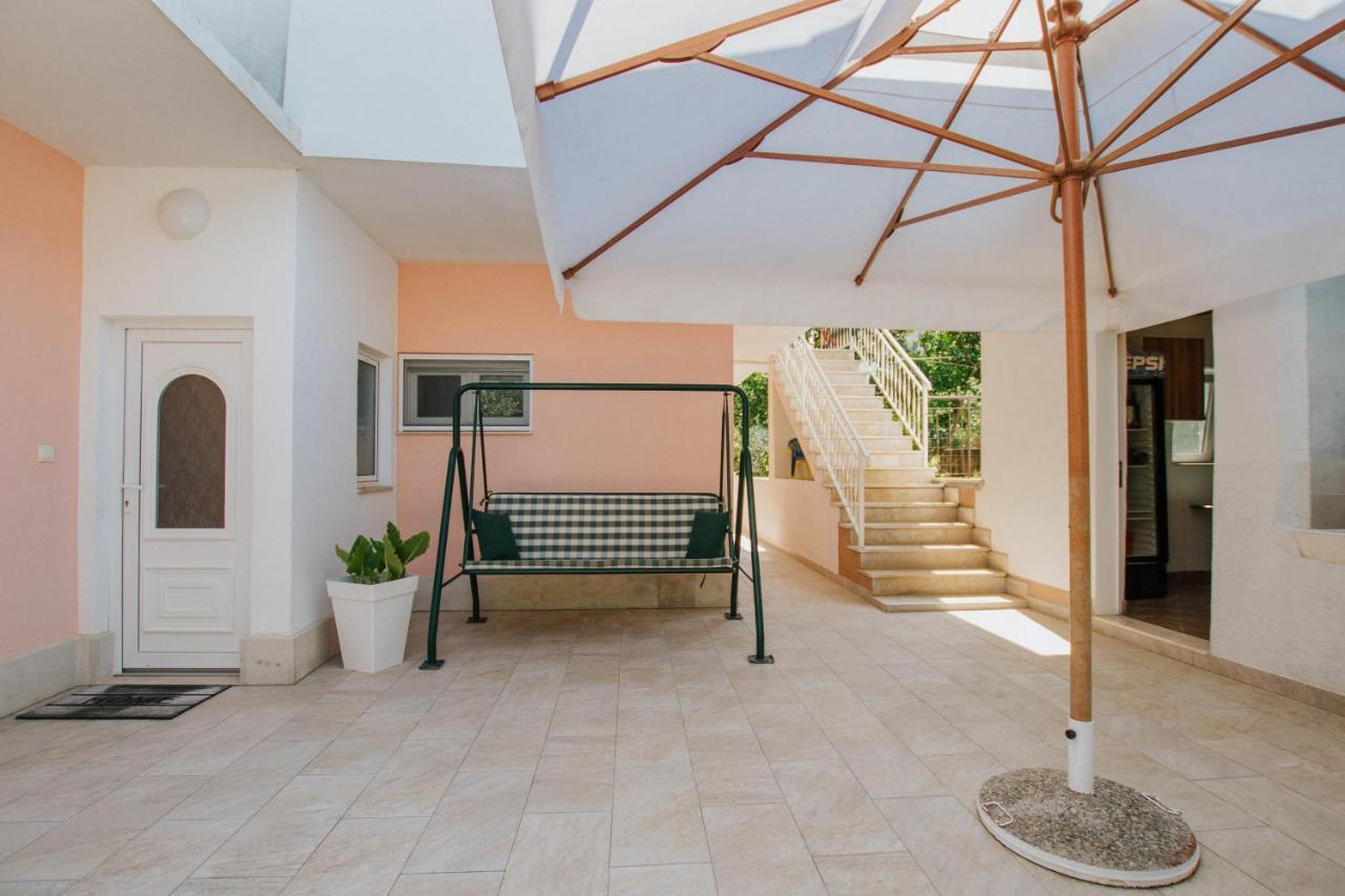 Apartments By The Sea Arbanija, Ciovo - 1085 Τρογκίρ Εξωτερικό φωτογραφία